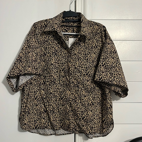 Zara Tops - ✨Zara Leopard Print Top✨